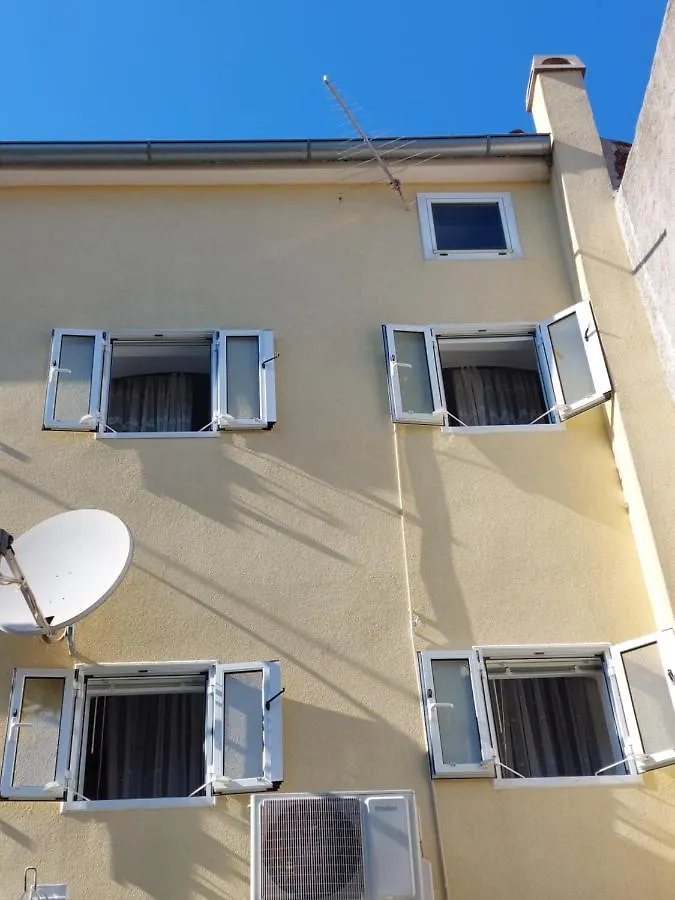 Rooms Mario Cres Affittacamere